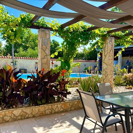 Ferienwohnung Azzurro Mare Pula Exterior foto