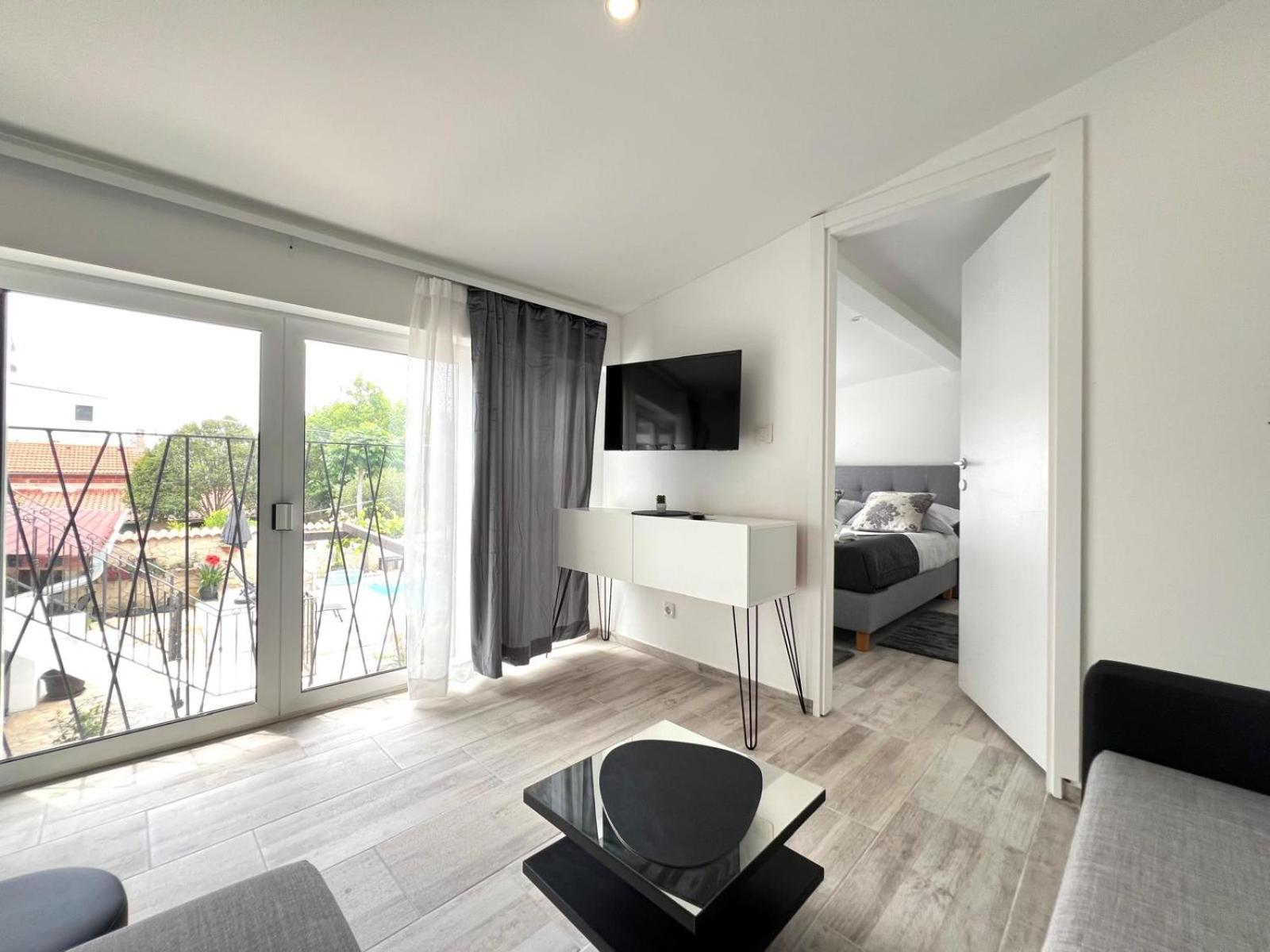 Ferienwohnung Azzurro Mare Pula Exterior foto