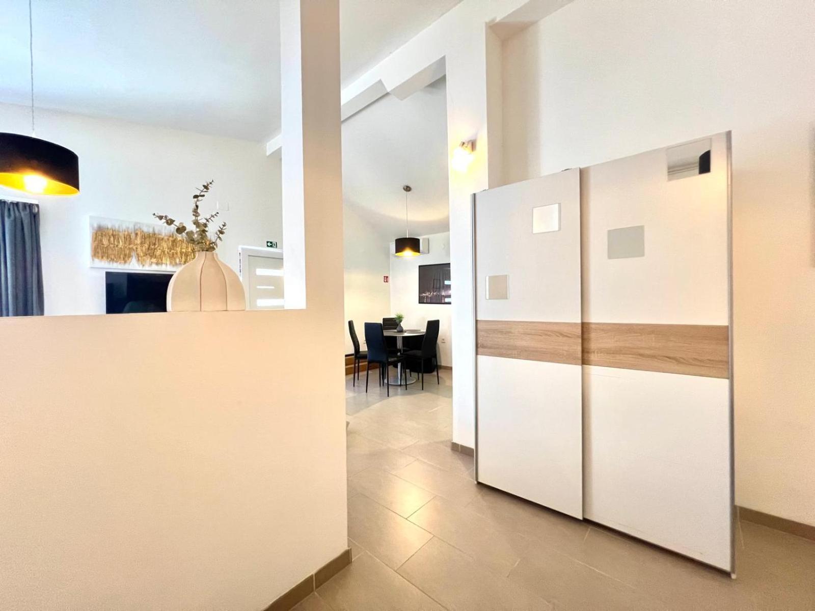 Ferienwohnung Azzurro Mare Pula Exterior foto