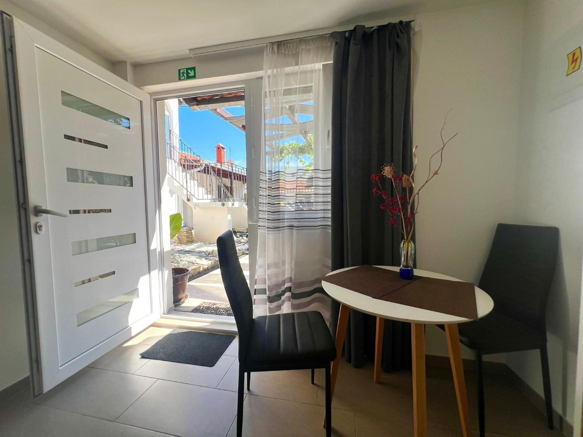 Ferienwohnung Azzurro Mare Pula Exterior foto