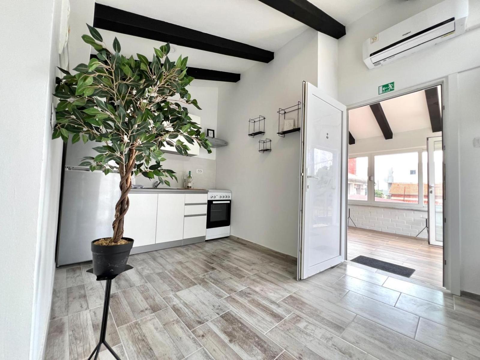 Ferienwohnung Azzurro Mare Pula Exterior foto