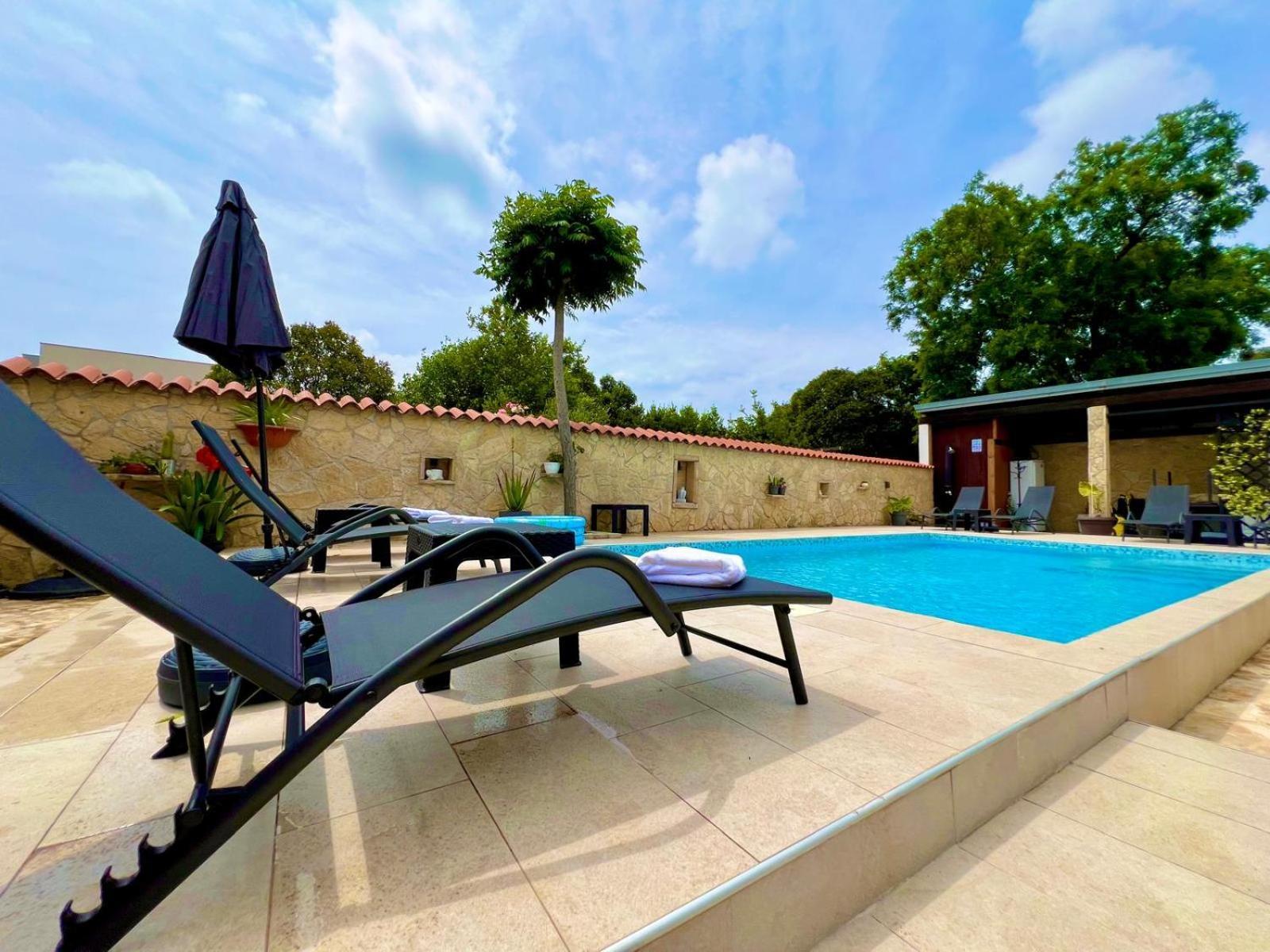 Ferienwohnung Azzurro Mare Pula Exterior foto