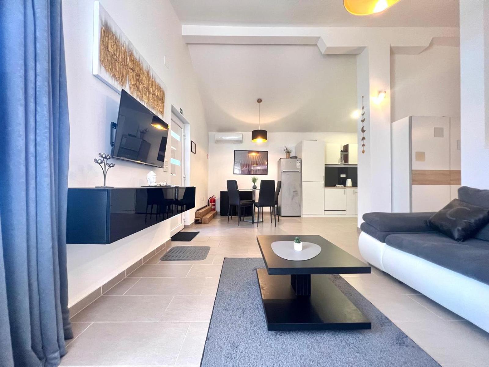 Ferienwohnung Azzurro Mare Pula Exterior foto