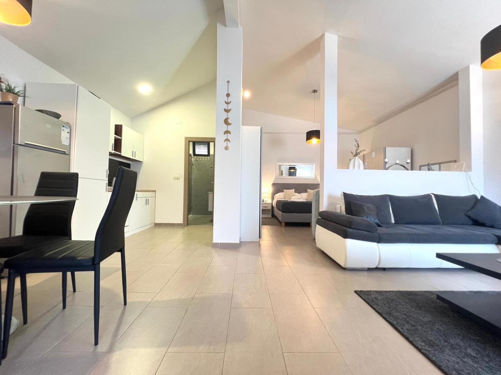 Ferienwohnung Azzurro Mare Pula Exterior foto