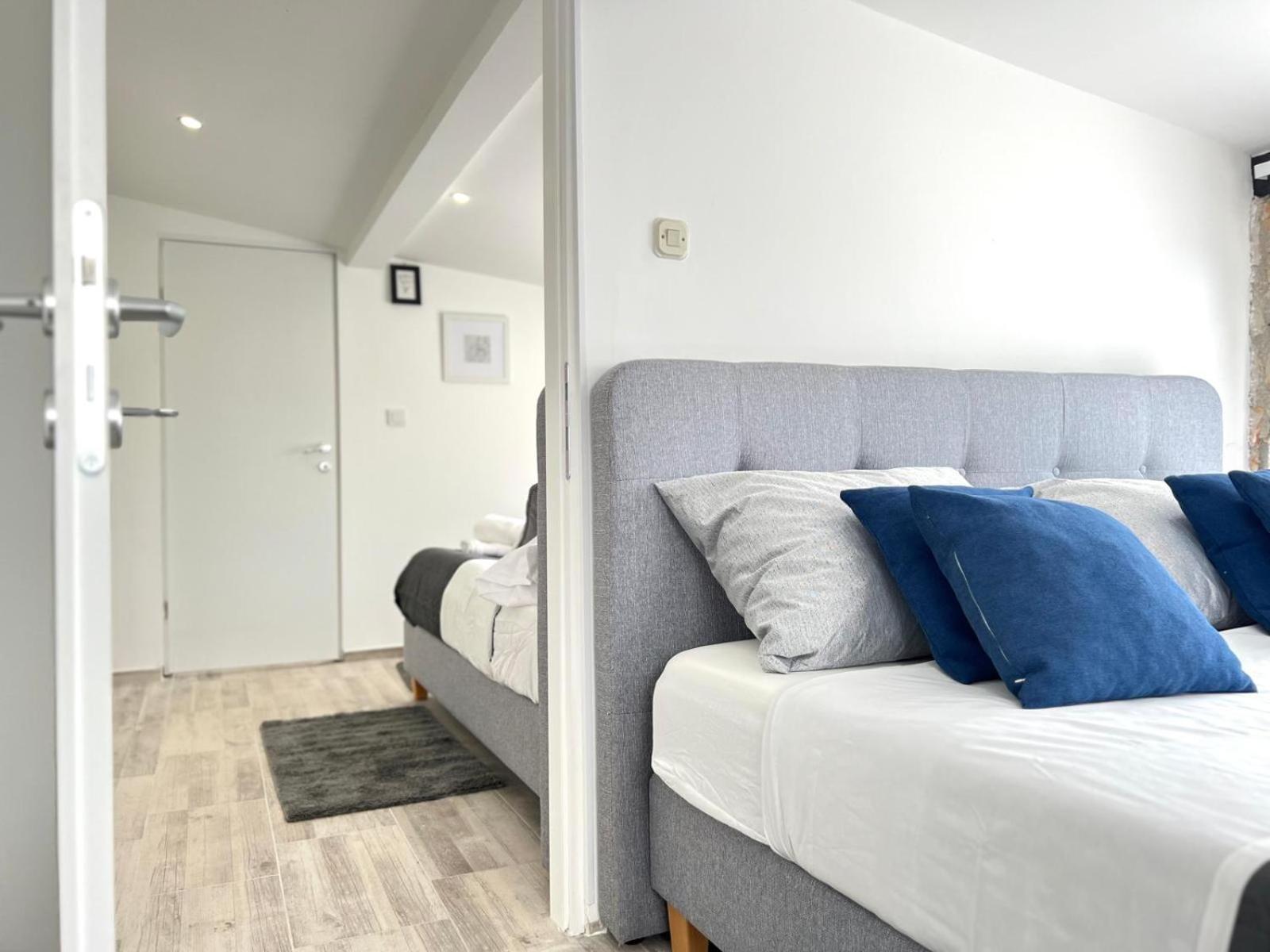 Ferienwohnung Azzurro Mare Pula Exterior foto