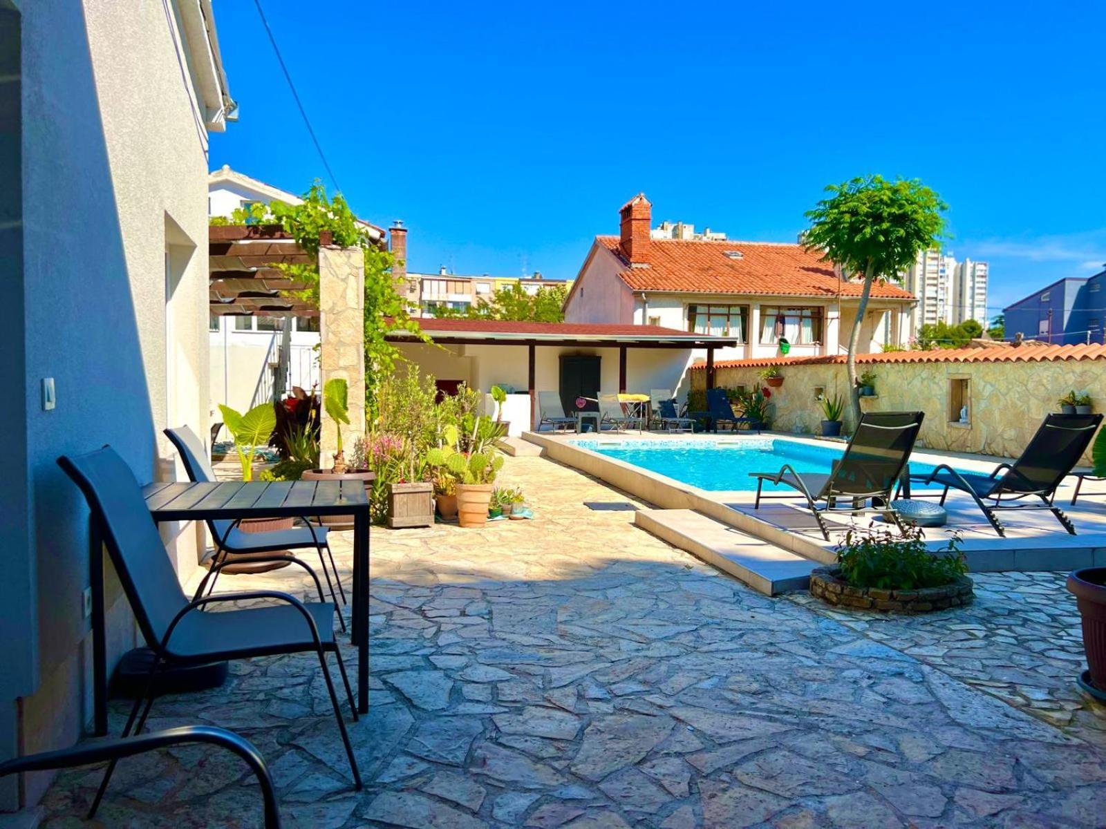 Ferienwohnung Azzurro Mare Pula Exterior foto