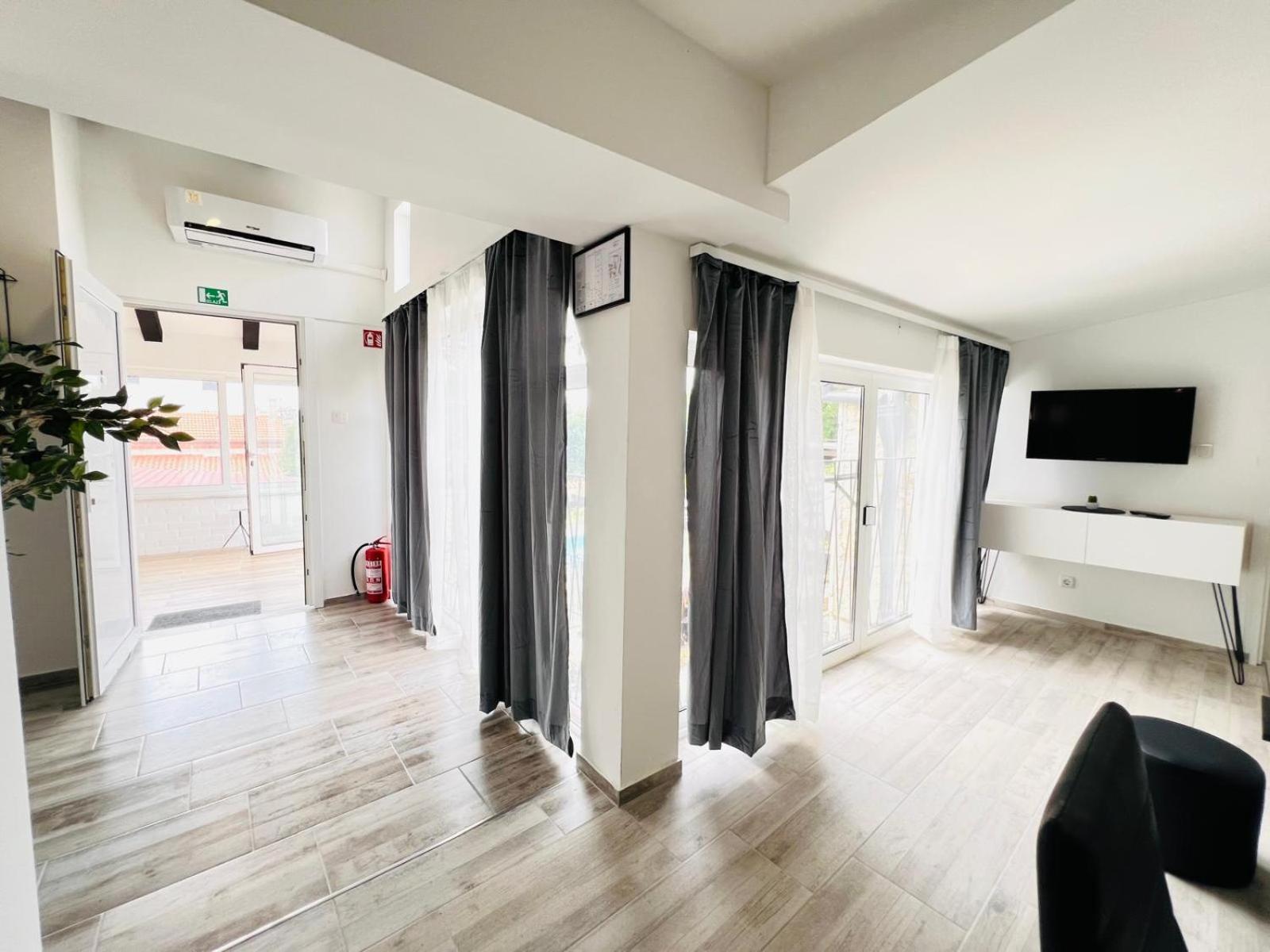 Ferienwohnung Azzurro Mare Pula Exterior foto